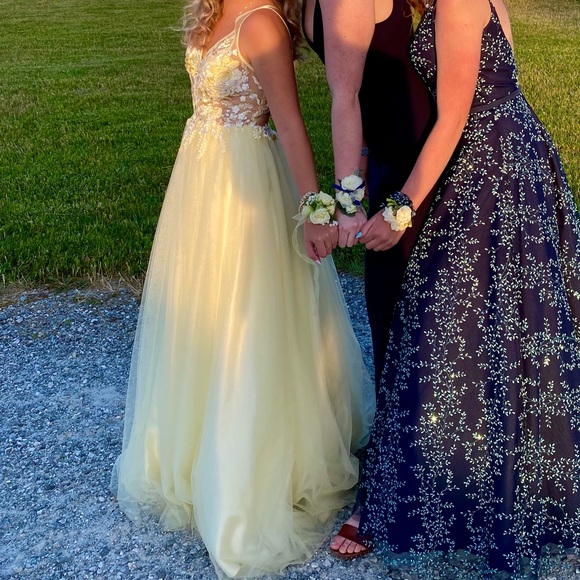 Yellow Gown - Picture 2 of 5